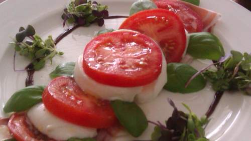 Summer Tomato, Fresh Basil & Mozzarella Salad